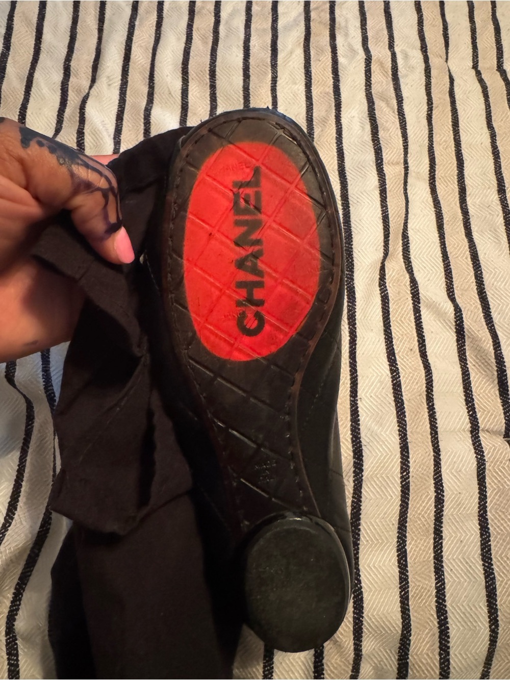 CHANEL Black Quilted Logo Ballet Flats - Picture 3 of 3